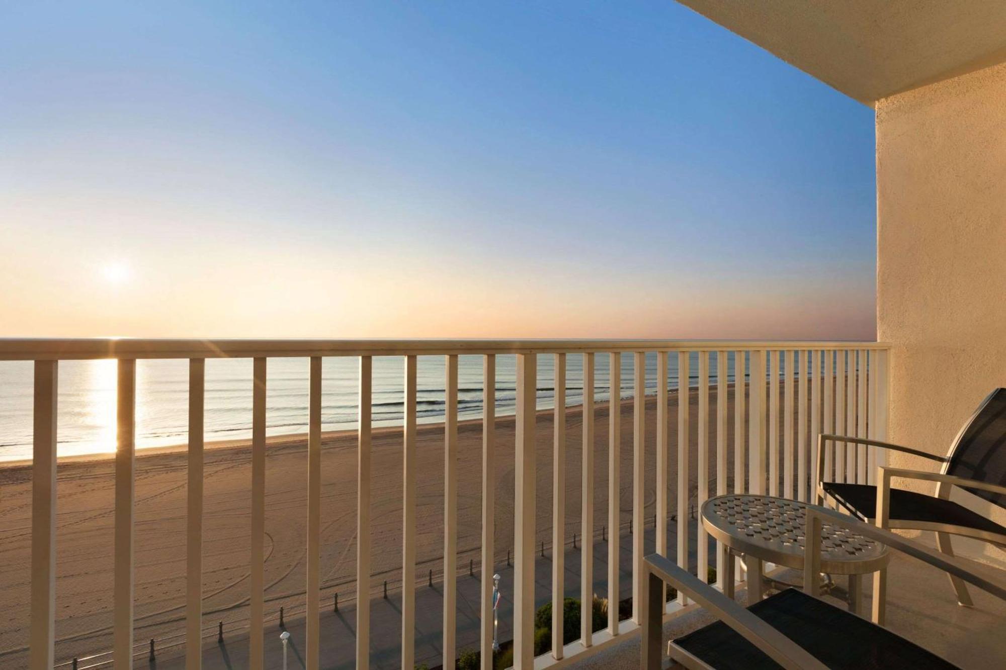 Surfbreak Virginia Beach Oceanfront, Ascend Hotel Collection Εξωτερικό φωτογραφία